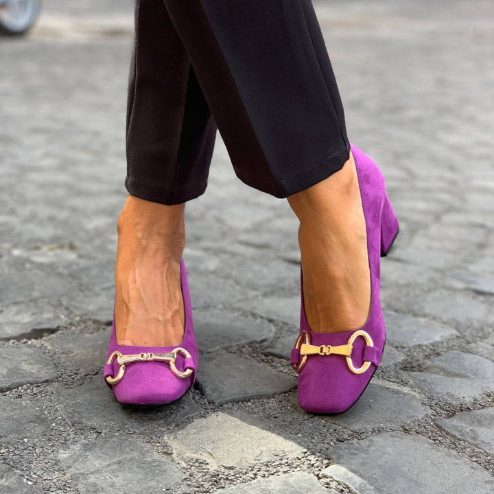 ELEGANTE PUMPS MIT GOLDDETAIL