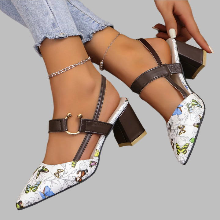 Camila – Zweifarbige Schnallen-Slingbacks