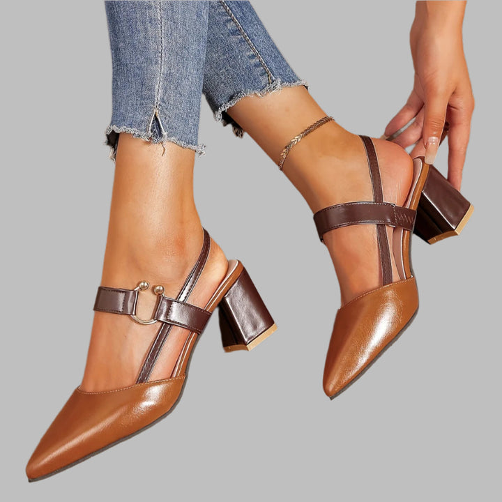 Camila – Zweifarbige Schnallen-Slingbacks