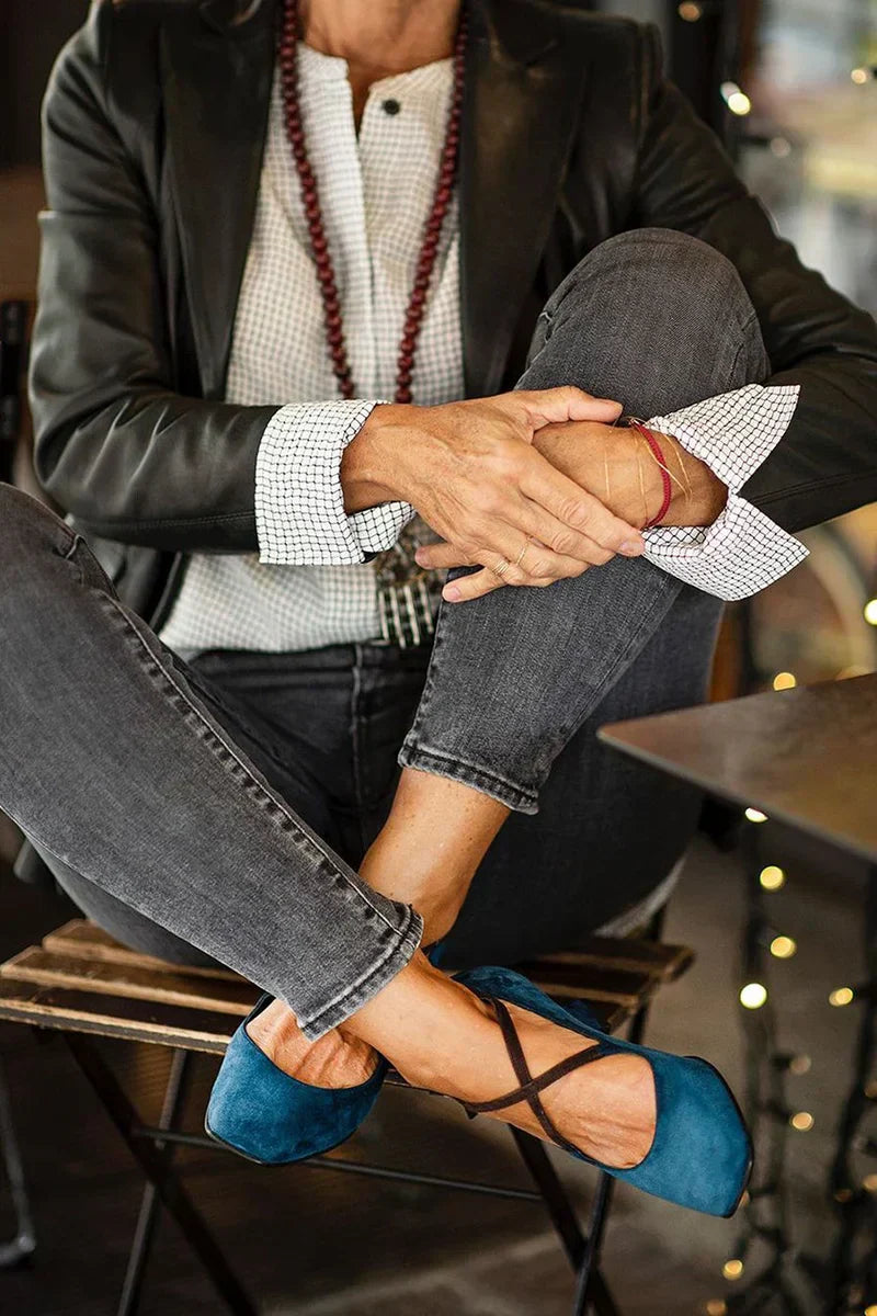 ELEGANTE MITTELHÖHE MIT RIEGELN